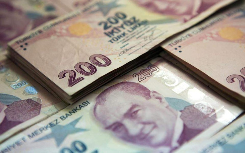 العملة التركية تهبط 8% بفعل خفض الفائدة .. الدولار = 17 ليرة
