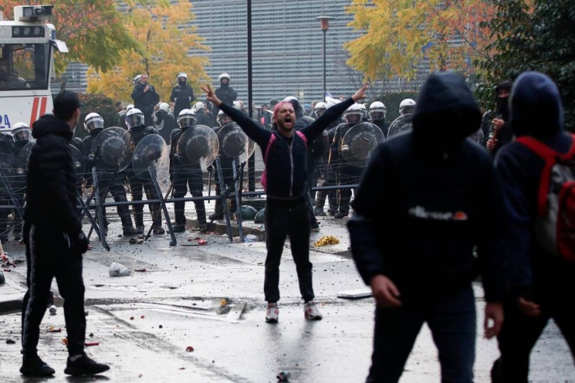 شعبويو أوروبا يبحثون عن فرصة في جائحة لا نهاية لها