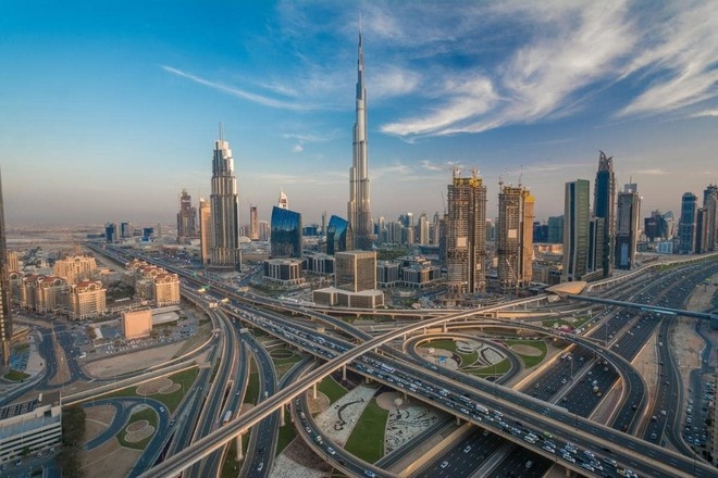 26 مليار درهم إيرادات رسوم الخدمات الحكومية في الإمارات خلال 2021