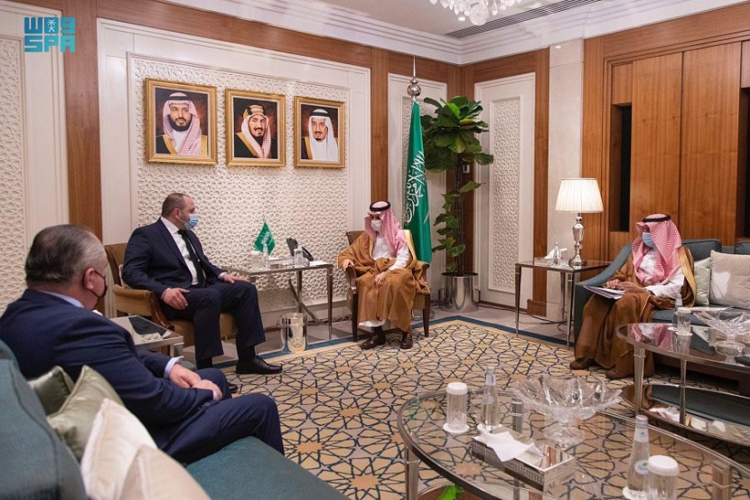 وزير الخارجية خلال لقائه مبعوث الرئيس الأوكراني: داعمون للحل السياسي وخفض التصعيد