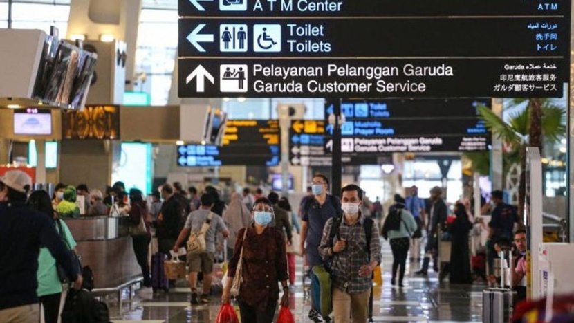 إندونيسيا تلغي الحجر الصحي الألزامي للمسافرين الدوليين 