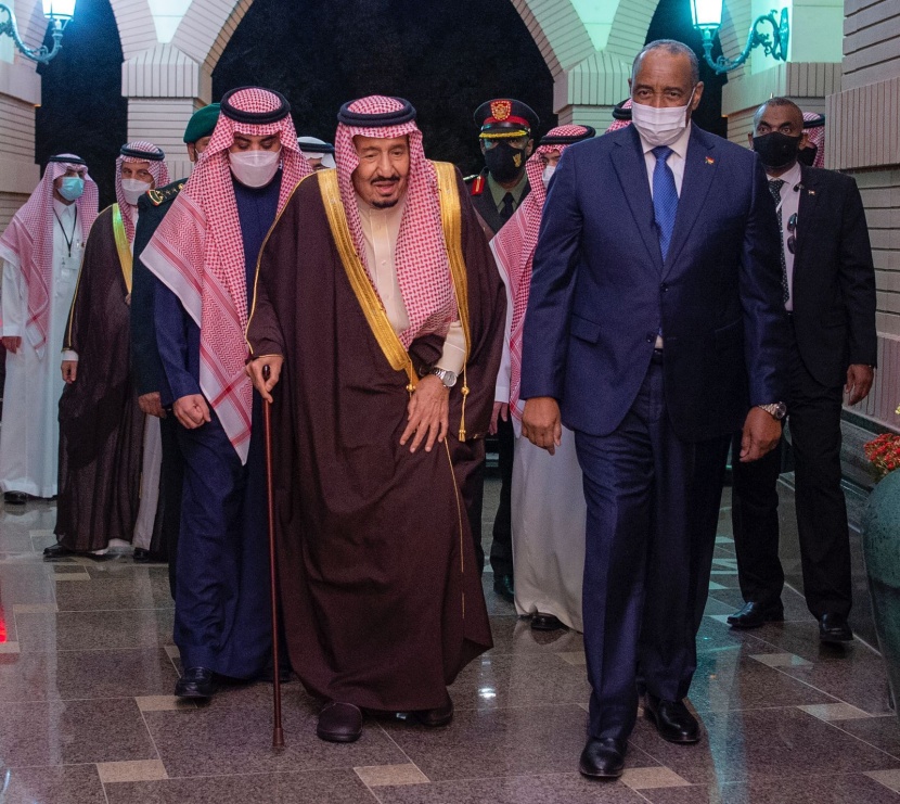 الملك سلمان يستقبل رئيس مجلس السيادة الانتقالي السوداني عبدالفتاح البرهان