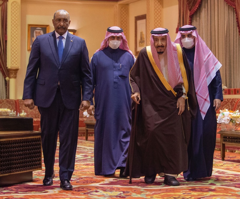 الملك سلمان يستقبل رئيس مجلس السيادة الانتقالي السوداني عبدالفتاح البرهان