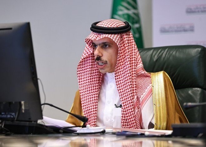 وزير الخارجية يبحث مع نظيرته البريطانية أبرز مستجدات الساحة الدولية