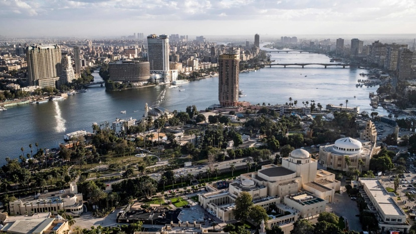 عجز موازنة مصر يتراجع إلى 4.9% خلال أول 9 أشهر من العام المالي 2021-2022