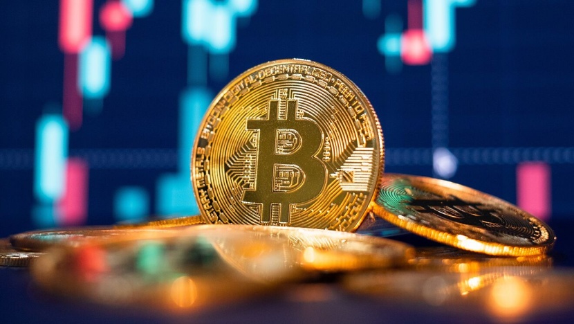 بتكوين تبدد مكاسبها في 2021 مع استمرار خسائر العملات المشفرة 
