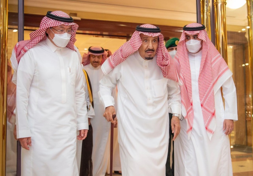خادم الحرمين يغادر المستشفى بعد إجراء الفحوصات الطبية واستكمال الخطة العلاجية 
