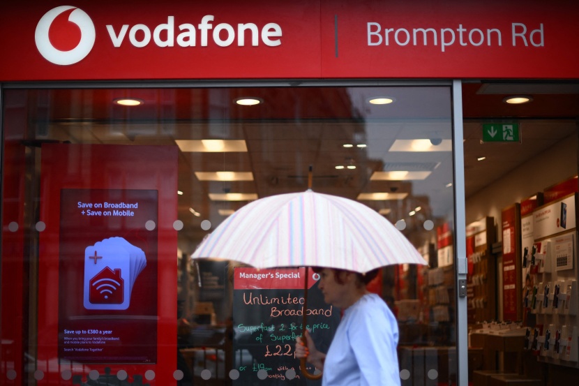 "اتصالات" الإماراتية تصبح أكبر مستثمر في "فودافون" البريطانية بعد شراءها 9.8%