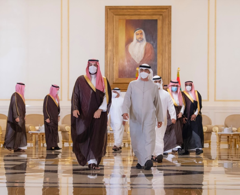 ولي العهد يقدم العزاء في وفاة الشيخ خليفة بن زايد