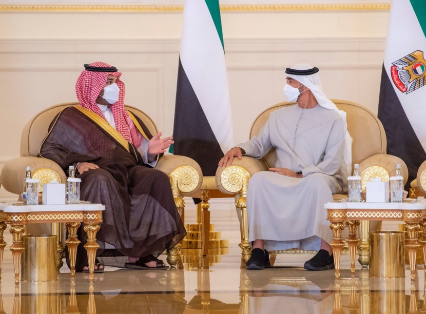 ولي العهد يقدم واجب العزاء والمواساة في وفاة الشيخ خليفة
