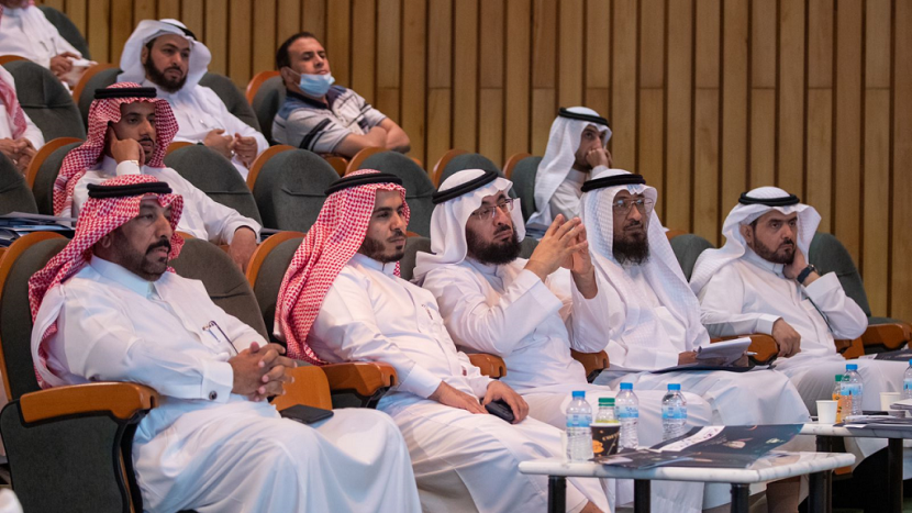 10 توصيات يختتم بها الملتقى الثاني لبرامج المنح الدراسية بجامعة "المؤسس"