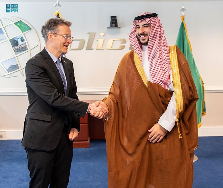 نائب وزير الدفاع يلتقي وزير الدفاع الأمريكي ويرأس الجانب السعودي في اجتماع لجنة التخطيط الإستراتيجي