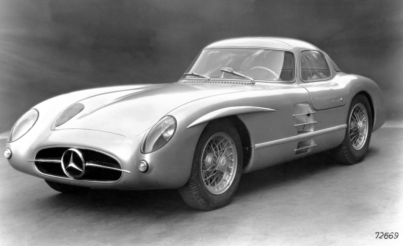 بيع سيارة مرسيدس من عام 1955 بسعر قياسي بلغ 135 مليون يورو 