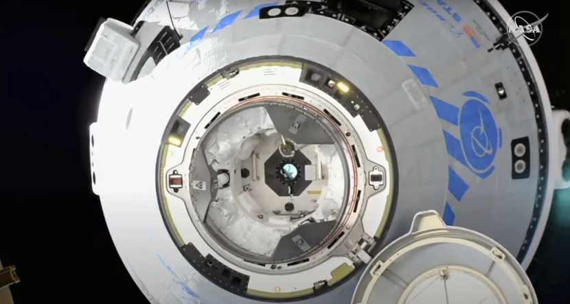 المركبة "ستارلاينر" الفضائية تصل إلى محطة الفضاء الدولية لأول مرة 