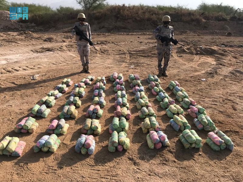 حرس الحدود يحبط تهريب 45.6 طن قات و 760 كيلو حشيش ويقبض على 61 متورطا