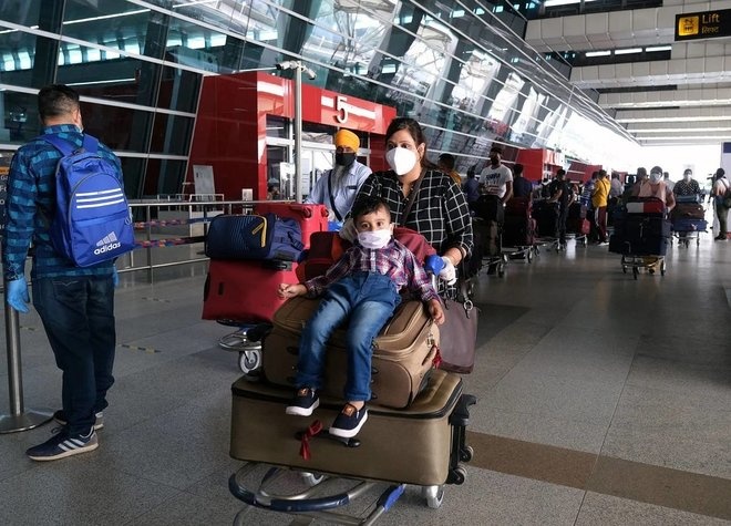 بعد ضغوط شديدة من قطاع السياحة والطيران.. أمريكا تلغي فحص كوفيد للمسافرين