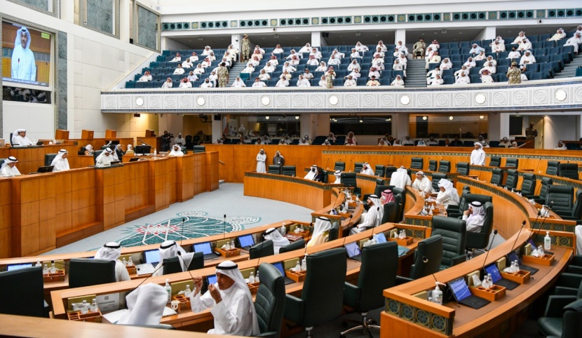 البرلمان الكويتي يوافق على منح 3000 دينار منحة لكل متقاعد