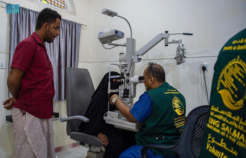 مركز الملك سلمان للإغاثة يدشن مشروع مكافحة العمى في سيئون