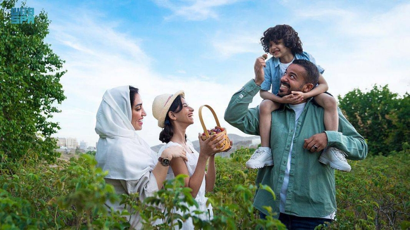 «صيف السعودية» يبهر زوار عروس البحر والجنوب والمصايف