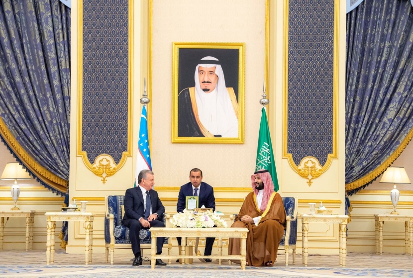 ولي العهد يبحث مع رئيس أوزبكستان أوجه العلاقات الثنائية وفرص التعاون 