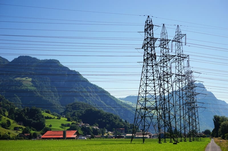 تكاليف الكهرباء في سويسرا ترتفع 30% العام القادم