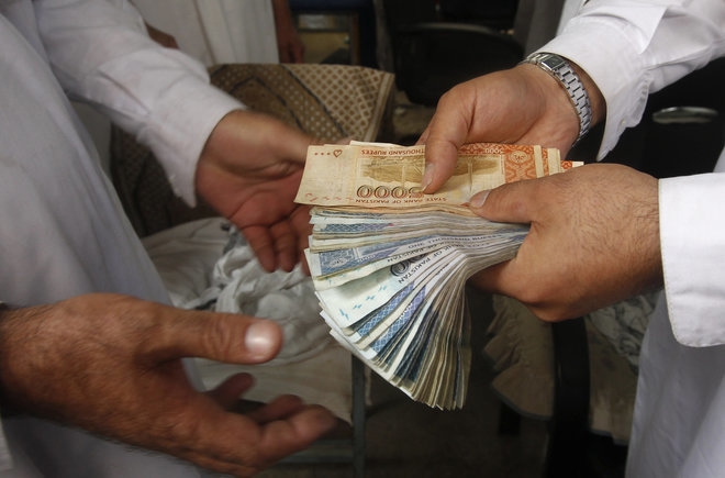 أمريكا وطالبان في محادثات للإفراج عن مليارات الدولارات في المركزي الأفغاني