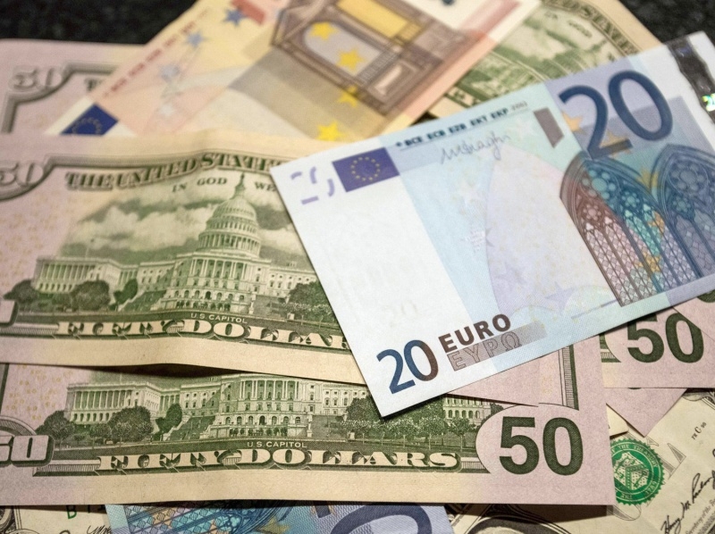 اليورو يهبط لأدنى مستوى في 20 عاما بفعل تفاقم مخاوف أوروبا من إمدادات الطاقة