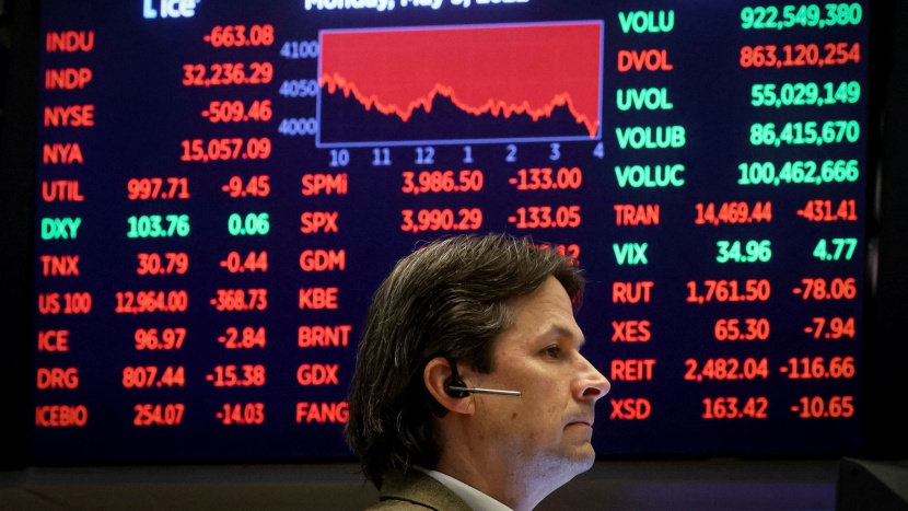 أكبر هبوط يومي للأسهم الروسية منذ الحرب.. مؤشرها تراجع 7 %