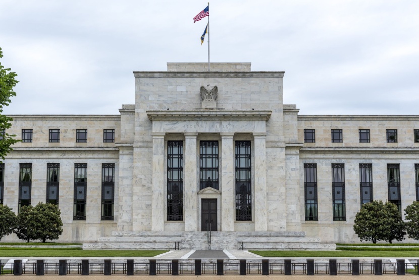 "الاحتياطي الفيدرالي": التضخم مرتفع للغاية .. قد يستدعي زيادتين أخريين للفائدة في 2022