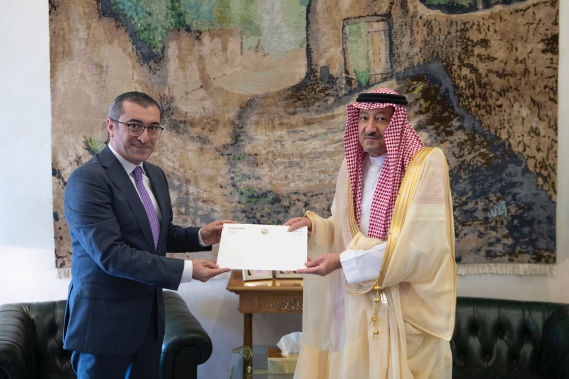 خادم الحرمين الشريفين يتلقى رسالة خطية من رئيس أذربيجان