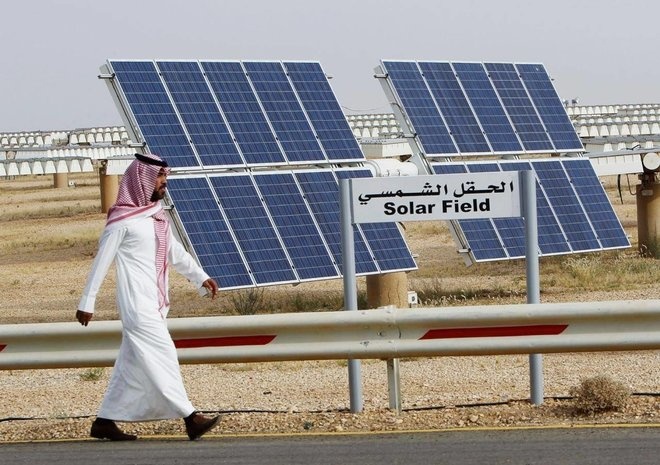 القصيم: توقيع عقد استثماري لمشاريع طاقة متجددة على مساحة 23 مليون متر مربع