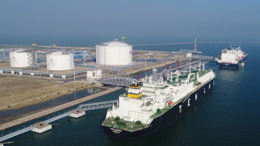ثبات أسعار الغاز الطبيعي المسال في آسيا مع غموض الواردات الروسية 