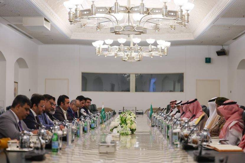 اجتماع سعودي - باكستاني يبحث تعزيز التنسيق لتحقيق المصالح المشتركة