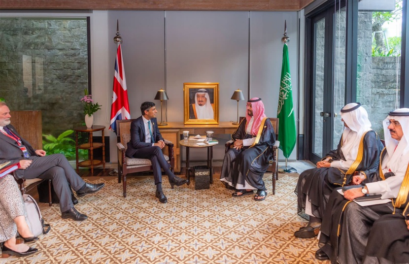 ولي العهد يناقش مع رئيس وزراء بريطانيا تطورات الأوضاع الإقليمية والدولية 