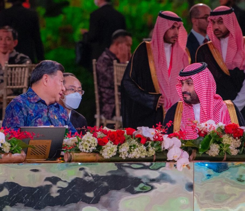 ولي العهد يحضر حفل عشاء أقامه الرئيس الإندونيسي