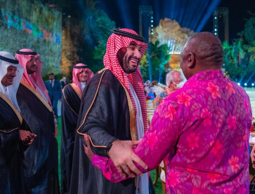 ولي العهد يحضر حفل عشاء أقامه الرئيس الإندونيسي