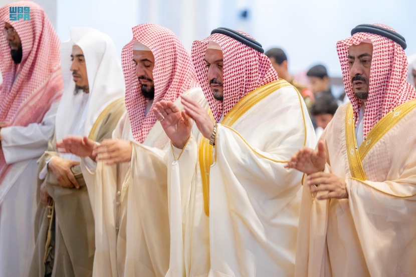 جموع المصلين يؤدون صلاة الاستسقاء في جميع مناطق المملكة⁩
