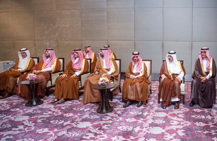 ولي العهد يستقبل بمقر إقامته في بانكوك أعضاء المجلس المركزي الإسلامي في تايلند