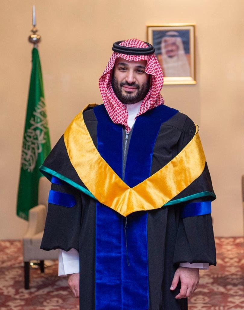 ولي العهد يتسلم الدكتوراه الفخرية من جامعة كاسيتسارت التايلاندية