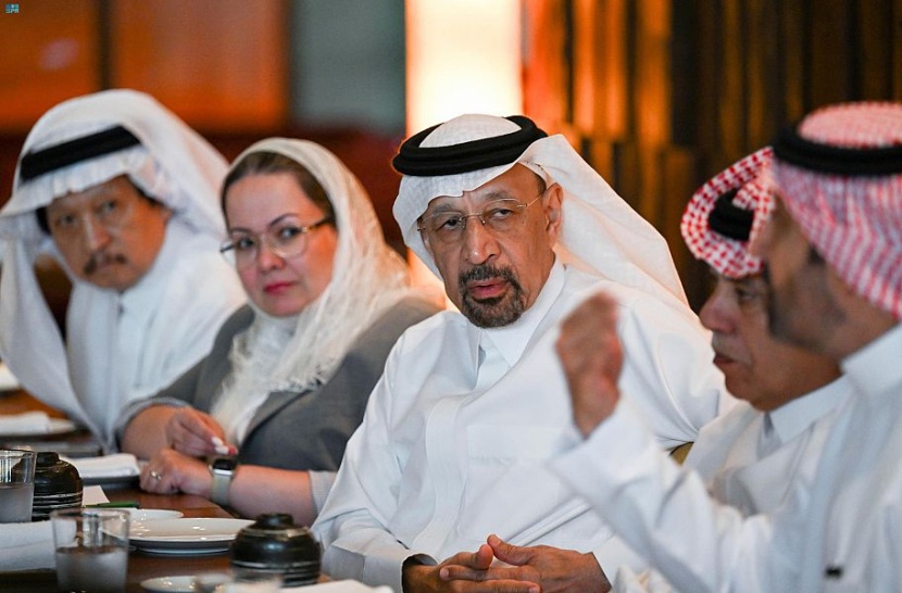 وزير الإعلام يلتقي بالوفد الإعلامي المرافق لولي العهد في زيارته الرسمية لعدد من الدول الآسيوية