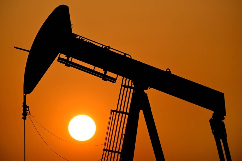 النفط يكسب 1 % فوق مستوى 88 دولارا