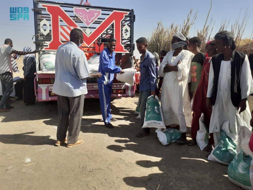 مساعدات سعودية إغاثية إلى السودان .. وأخرى للنازحين في الصومال