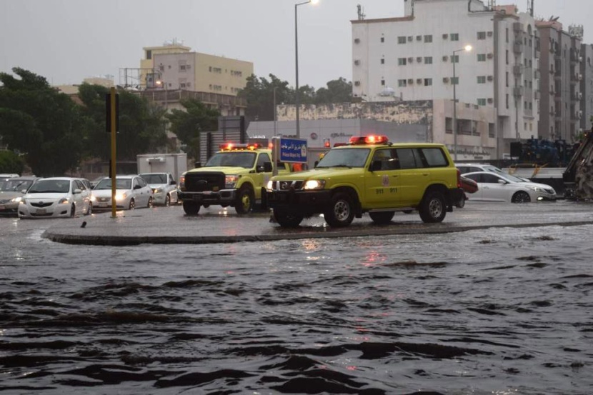 إغلاق طريق "مكة - جدة" السريع بسبب هطول الأمطار