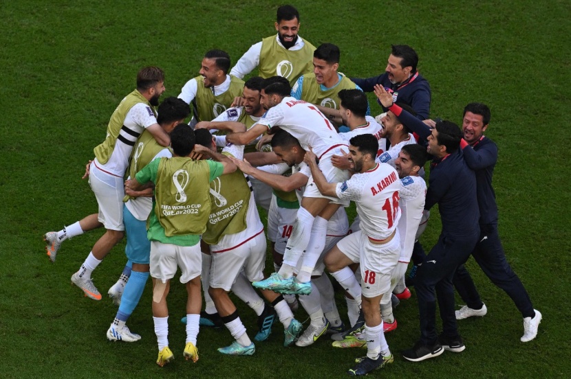 إيران تحيي آمالها بفوزها على ويلز 2-0