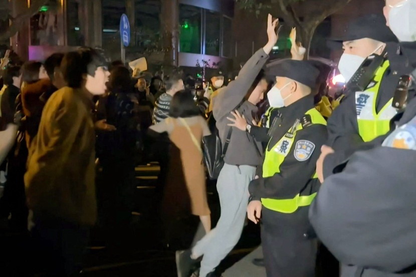 احتجاجات في شنغهاي ضد إجراءات الإغلاق الصارمة