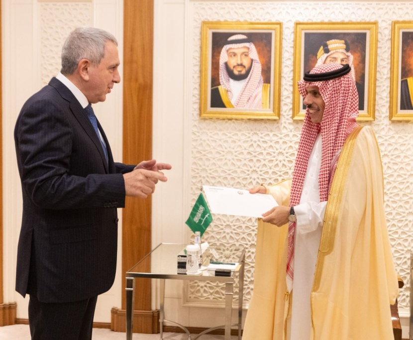 خادم الحرمين الشريفين يتلقى رسالة خطية من رئيس أذربيجان