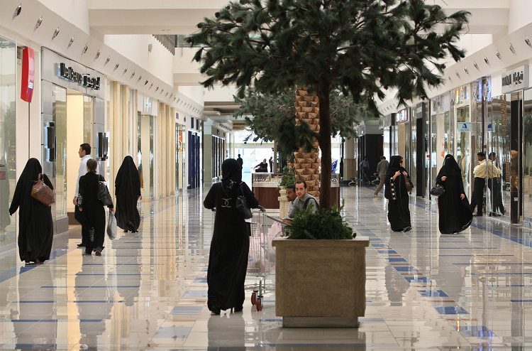 إنفاق المستهلكين في السعودية يواصل نموه السنوي للشهر الخامس .. 105.3 مليار ريال في أكتوبر 
