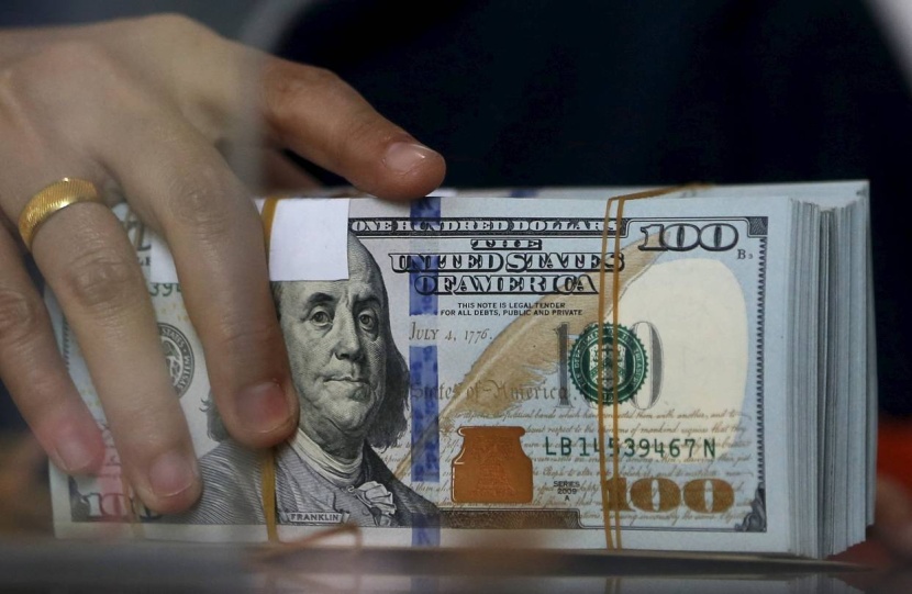 الدولار يفقد بعض المكاسب ونظيره الأسترالي يقفز 1.2 %
