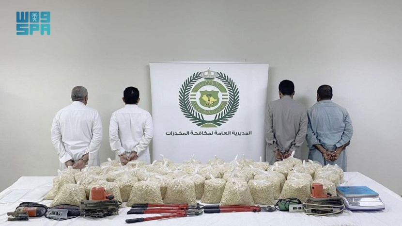 ضبط أكثر من مليوني قرص إمفيتامين مخبأة داخل ألواح مطابخ خشبية في الرياض