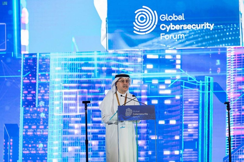  الناصر يؤكد أهمية التعاون والعمل الجماعي في الأمن السيبراني لمكافحة الهجمات الإلكترونية